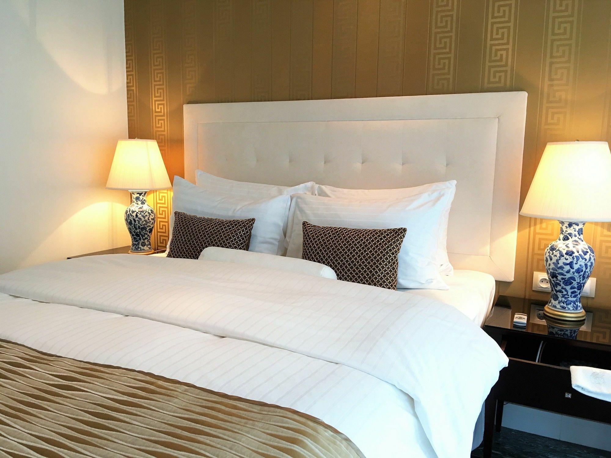 Mondrian Luxury Suites & Apartments Krakow Old Town Exteriör bild