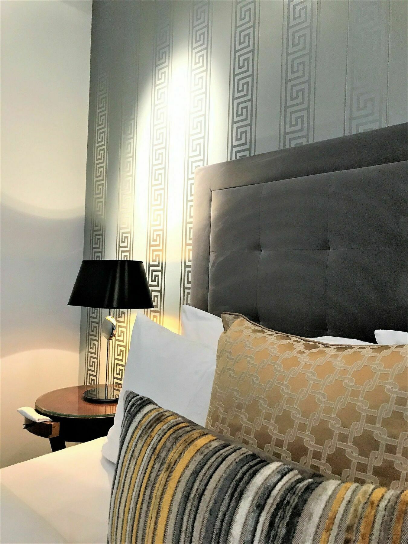 Mondrian Luxury Suites & Apartments Krakow Old Town Exteriör bild