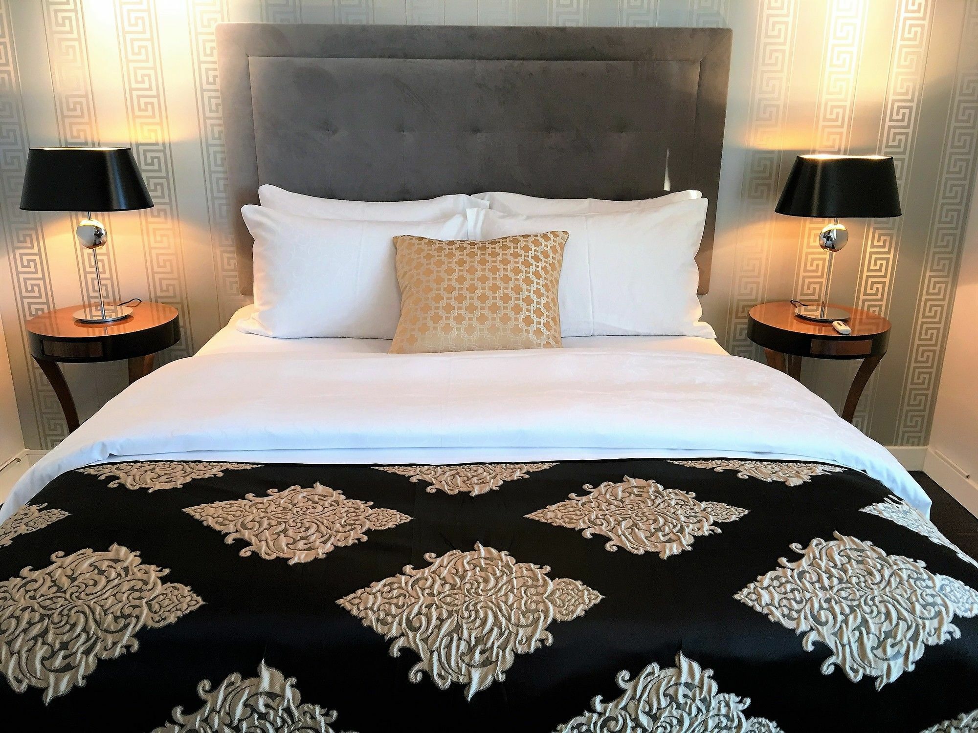 Mondrian Luxury Suites & Apartments Krakow Old Town Exteriör bild